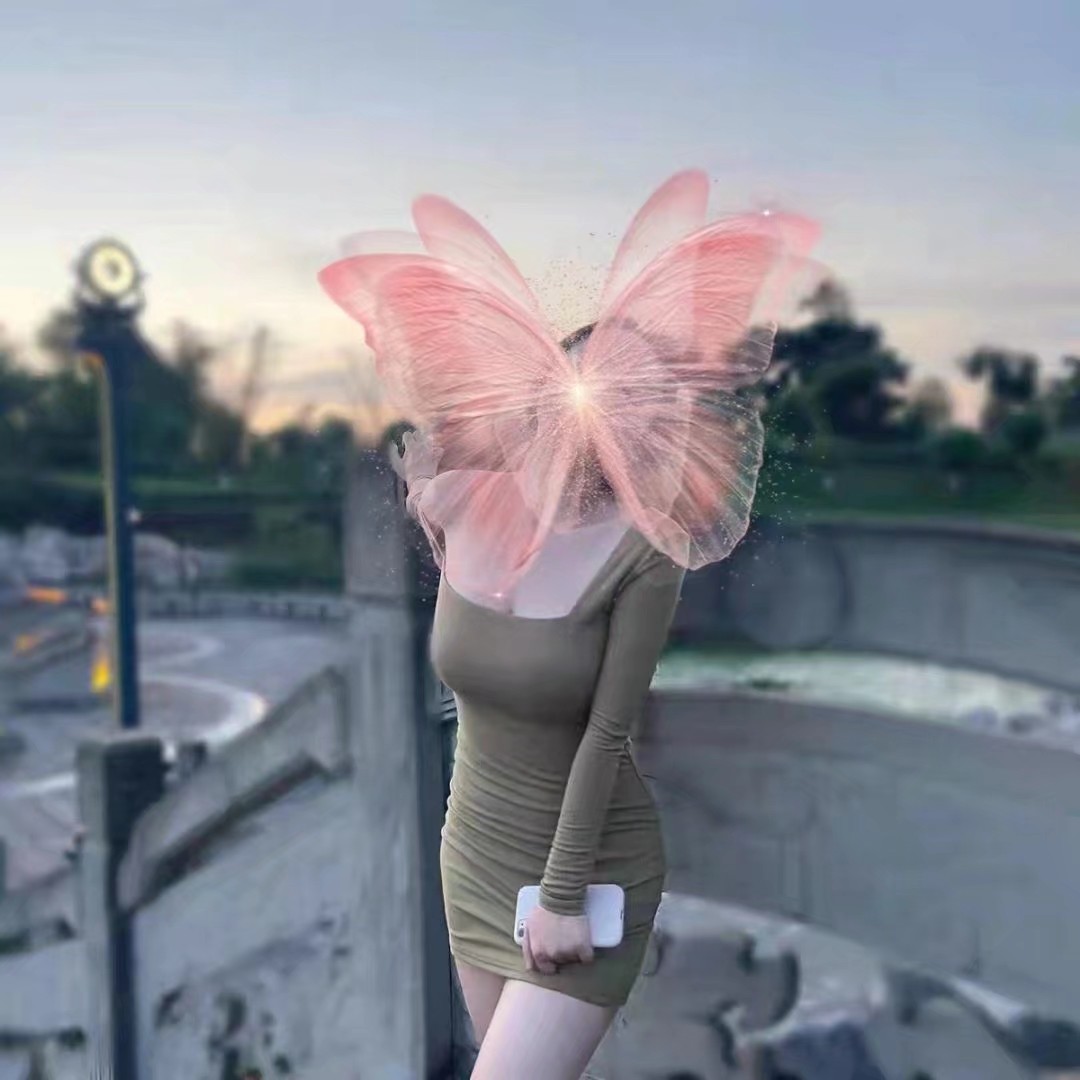 宝龙身材好的小美女